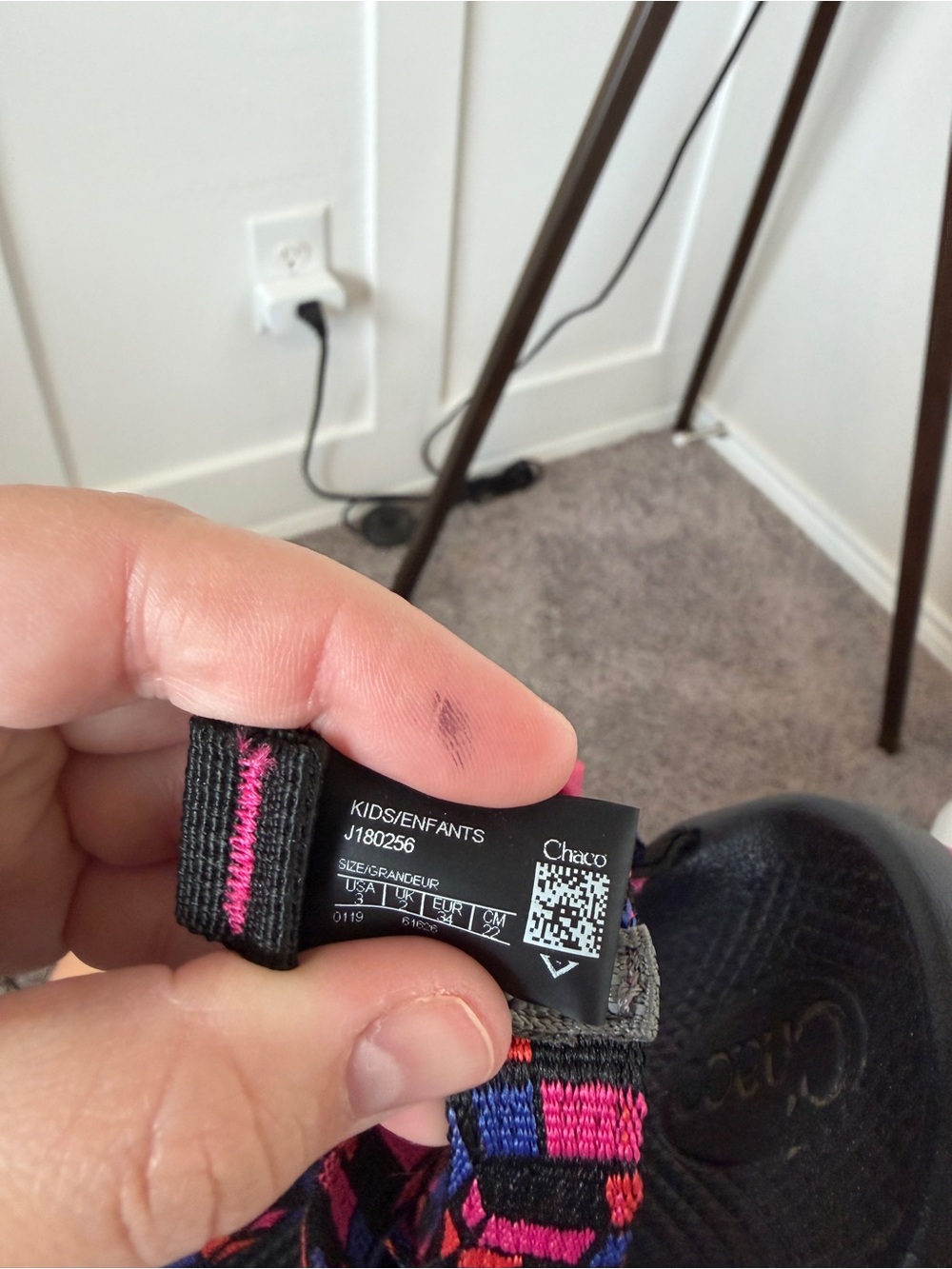 Chaco kids cross strap sandals size 3 - Picture 7 of 7